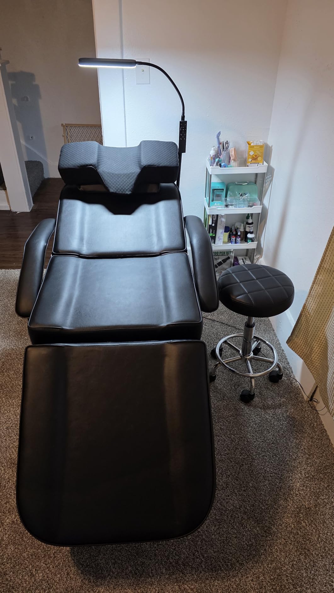 Tattoo Chair for Client, Esthetician Facial Bed with Hydraulic Stool, Lash Massage Table with 2-Tray, Multi-Purpose Black Lash Bed for Artist Spa Salon Beauty Equipment, Black customer photo 1