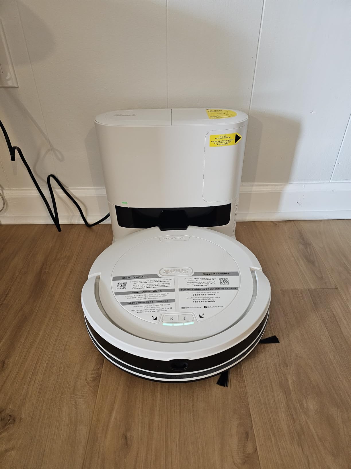 Shark Navigator Robot Vacuum, 30-Day Self-Emptying Base, White, AV2110S customer photo 2