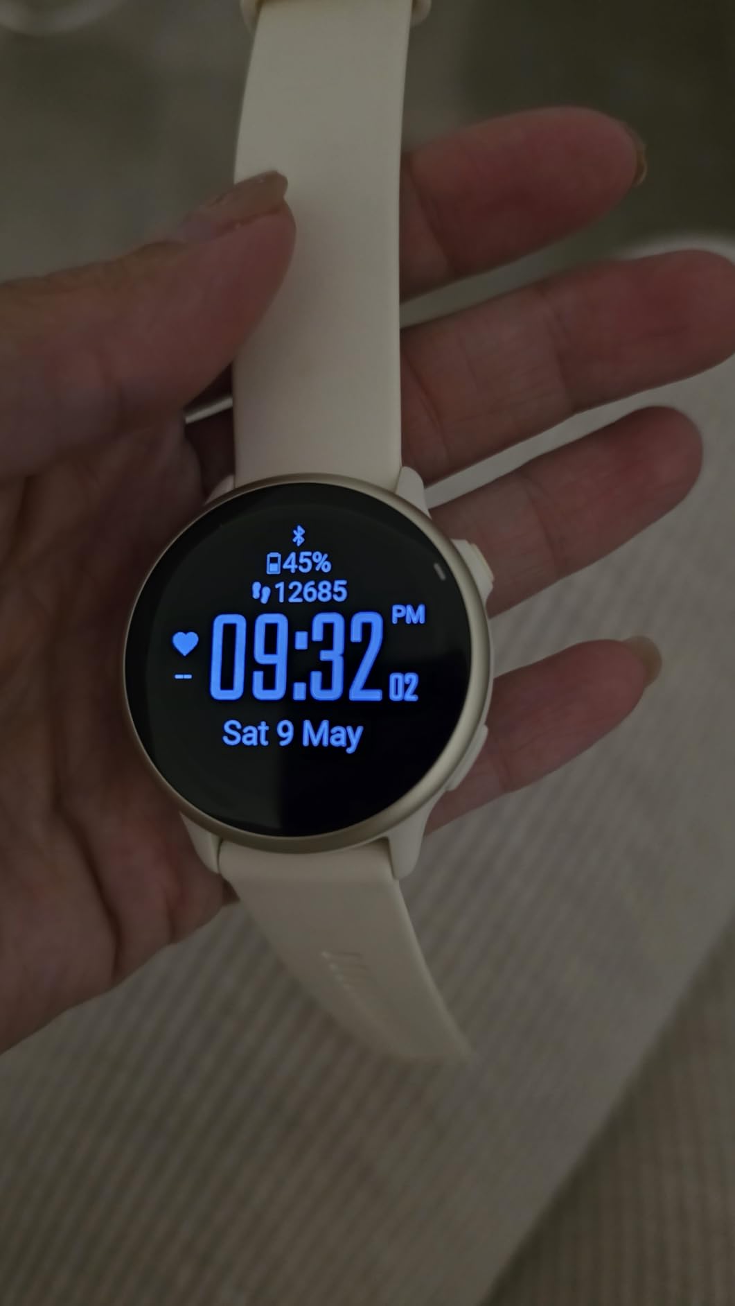 Garmin vívoactive® 6, Health & Fitness GPS Smartwatch, 42mm, Slate customer photo 2