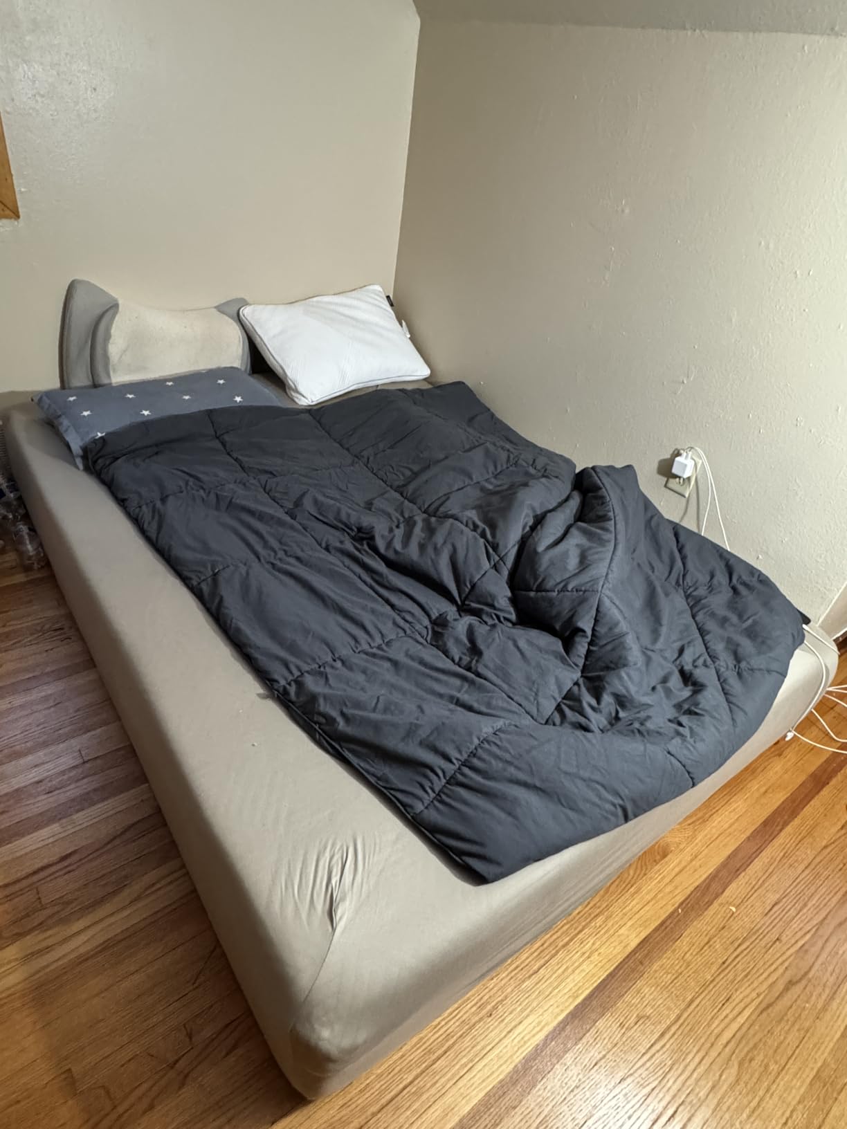 FATHOM Firm Queen Mattress 10 Inch Memory Foam Mattress Queen Size Bed in a Box for Back Pain Relief and Cool Sleep with Gel Foam and Removeable Fiberglass Free Cover, CertiPUR-US Certified customer photo 2