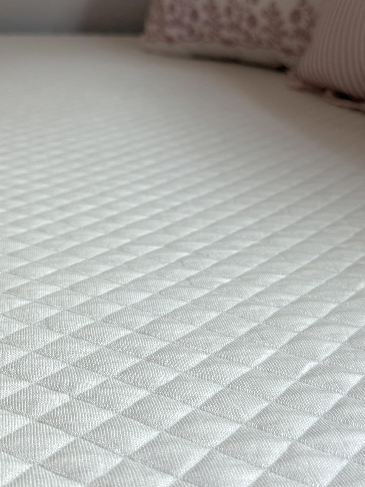 LIFEMENT Queen Mattress, 10 Inch Queen Size Mattress, Basic Copper Cooling Gel Memory Foam Mattress in a Box, Pressure Relief with Medium Firm Support, CertiPUR-US Certified, 80''L x 60''W customer photo 2