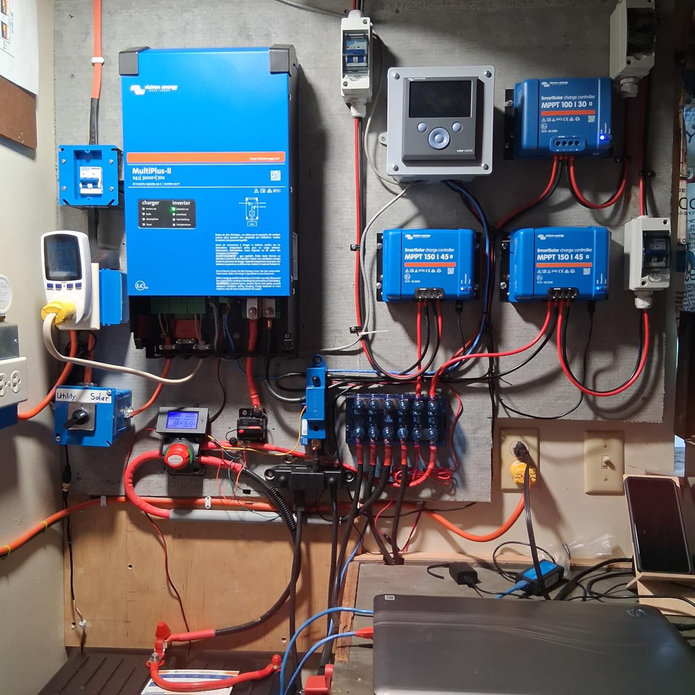 12V 600Ah LiFePO4 Lithium Battery Built-in 200A BMS customer photo 1