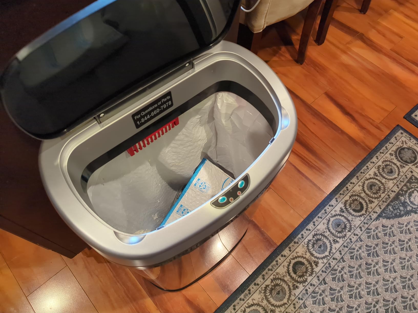 iTouchless Patented Large 24 Gallon Motion Sensor Trash Can | Odor Filter customer photo 2