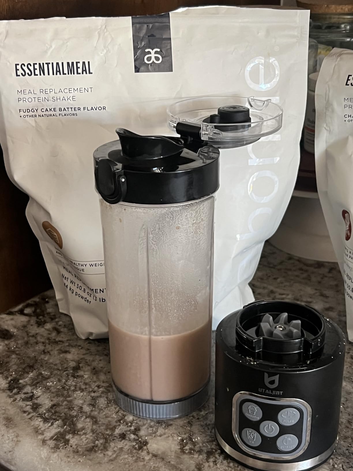 UTALENT Cordless Portable Blender, Ice Crush, 700W Motor, 25oz Cup, 4 Mode customer photo 1