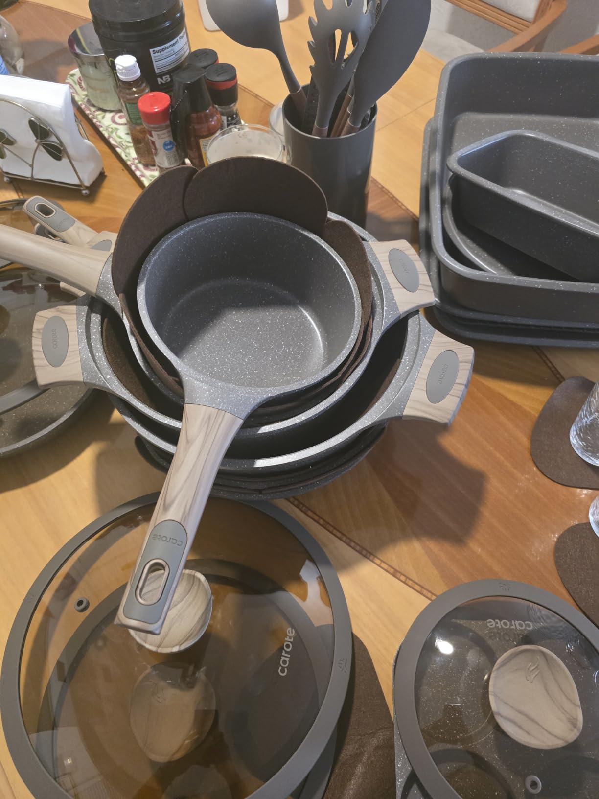 CAROTE 26pcs Pots and Pans Set, Nonstick Cookware Sets customer photo 1