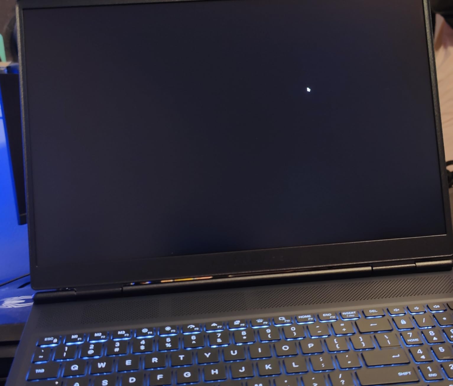Alienware 16 Aurora Gaming Laptop, NVIDIA RTX 5060, Intel Core 7 240H customer photo 2