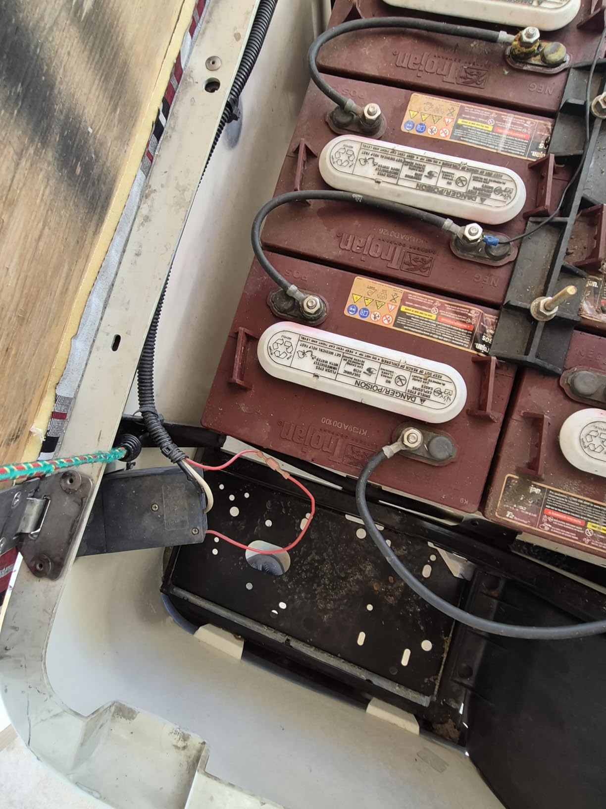 LOSSIGY 36V Lithium Golf Cart Battery, 36 Volt 100Ah LiFePO4 Battery with 25A Lithium Charger, Perfect for Golf Carts,Trolling Motors, Marine, Built in 200A BMS,Peak Current 1000A customer photo 1