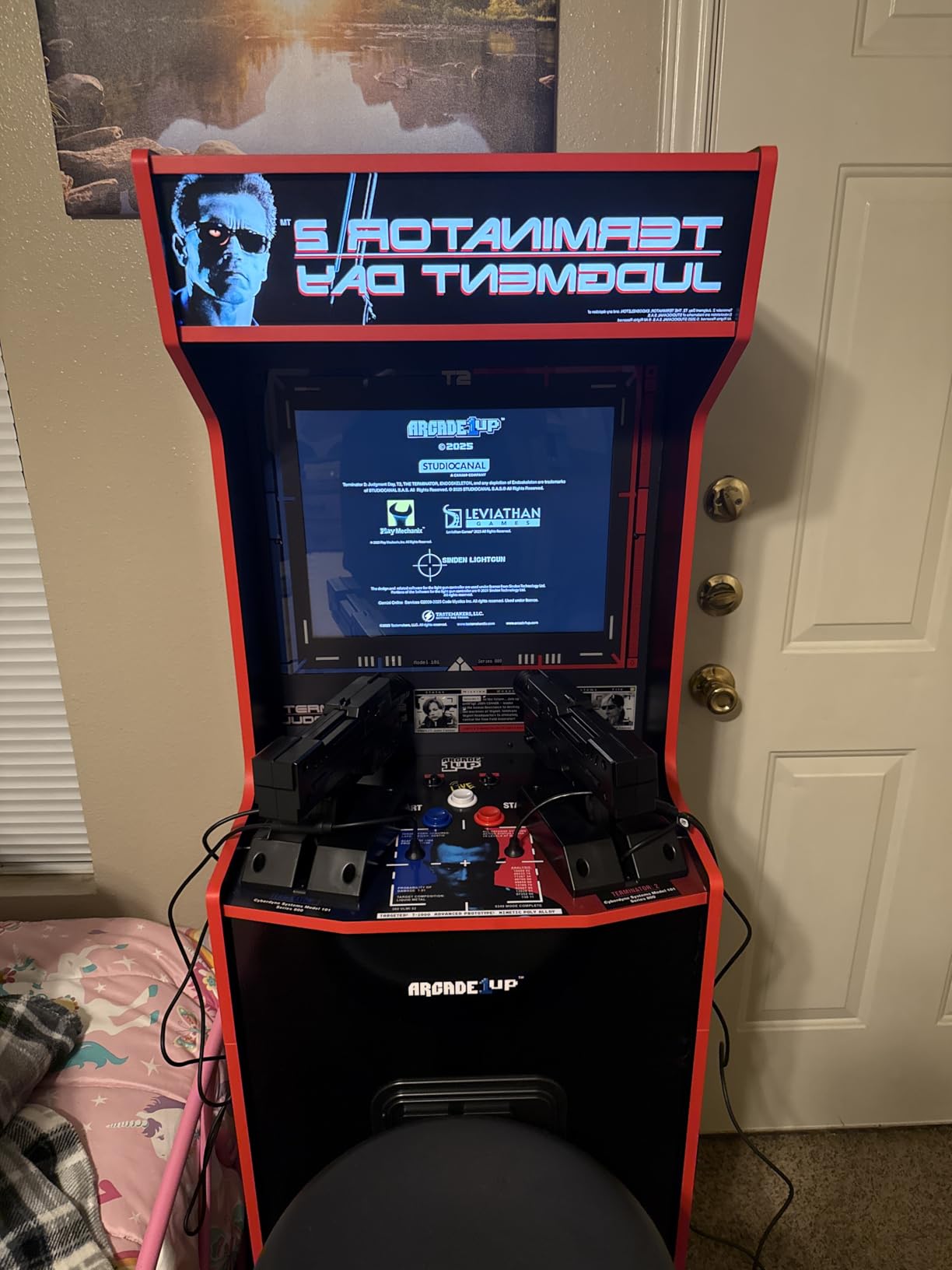 Arcade1Up Terminator 2 Deluxe Arcade Machine with Real-Feel Arcade Guns customer photo 2