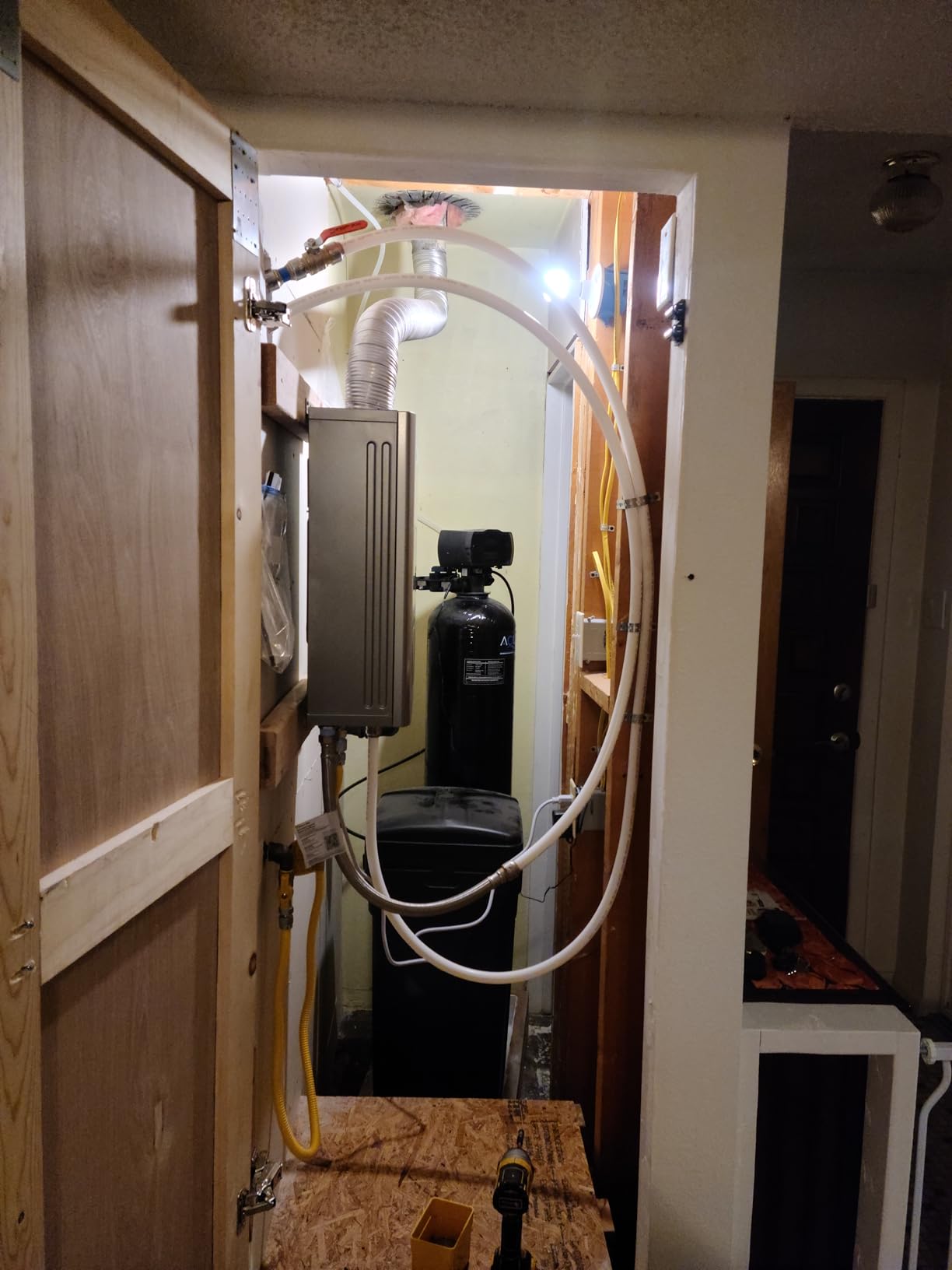 APUS Propane Tankless Water Heater, 190,000 BTU, 8.1 GPM, Outdoor customer photo 1