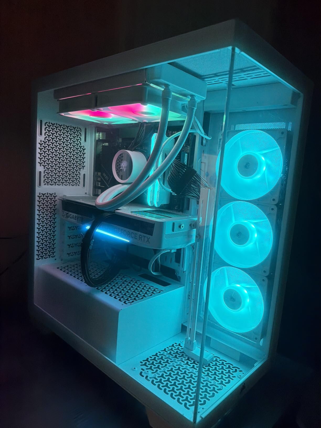 CORSAIR 3500X RS ARGB Panoramic Mid-Tower PC Case – Black customer photo 2