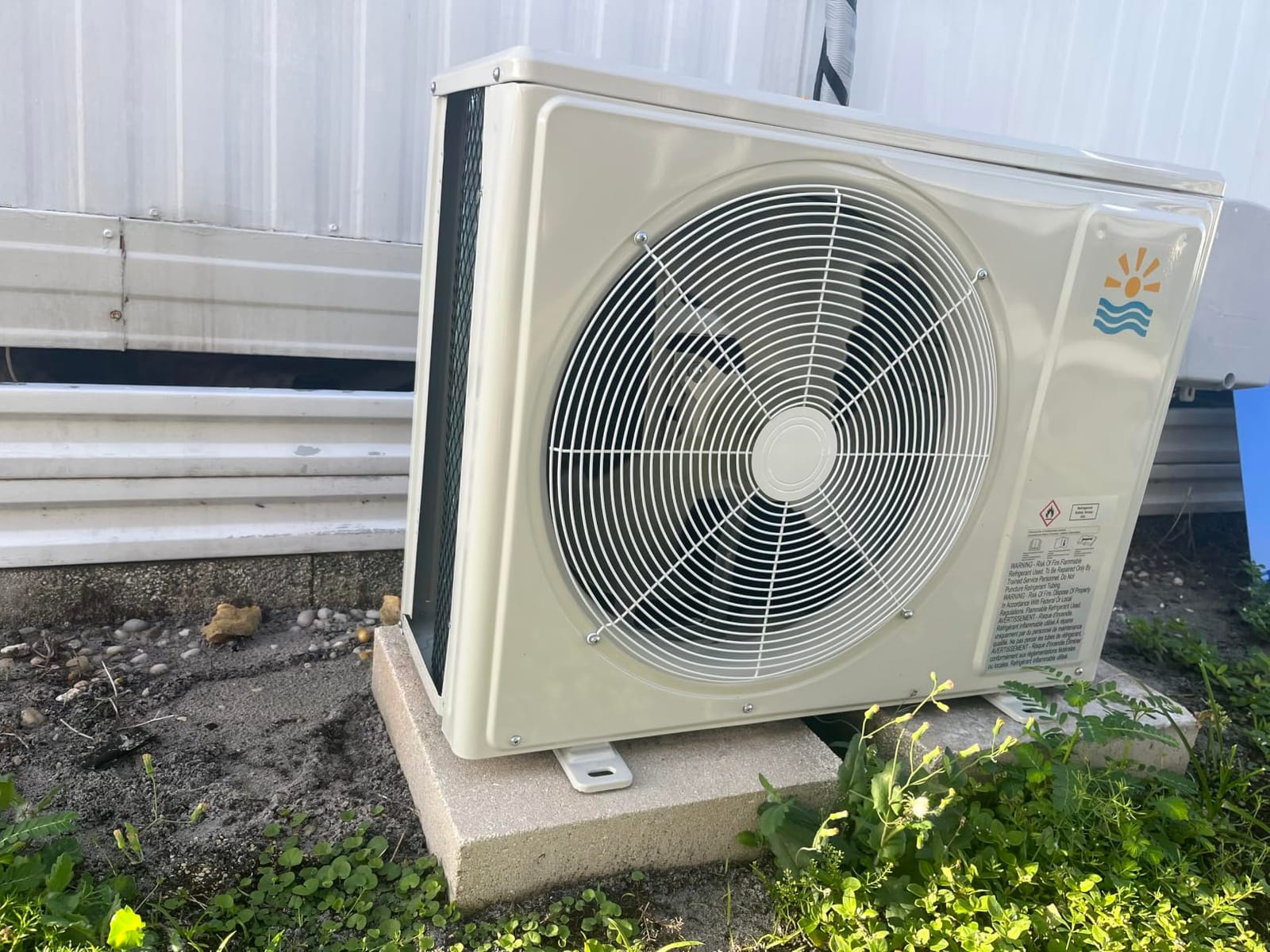 Rellytech Mini Split AC/Heating System, 18000 BTU, 19 SEER2 208-230V customer photo 1