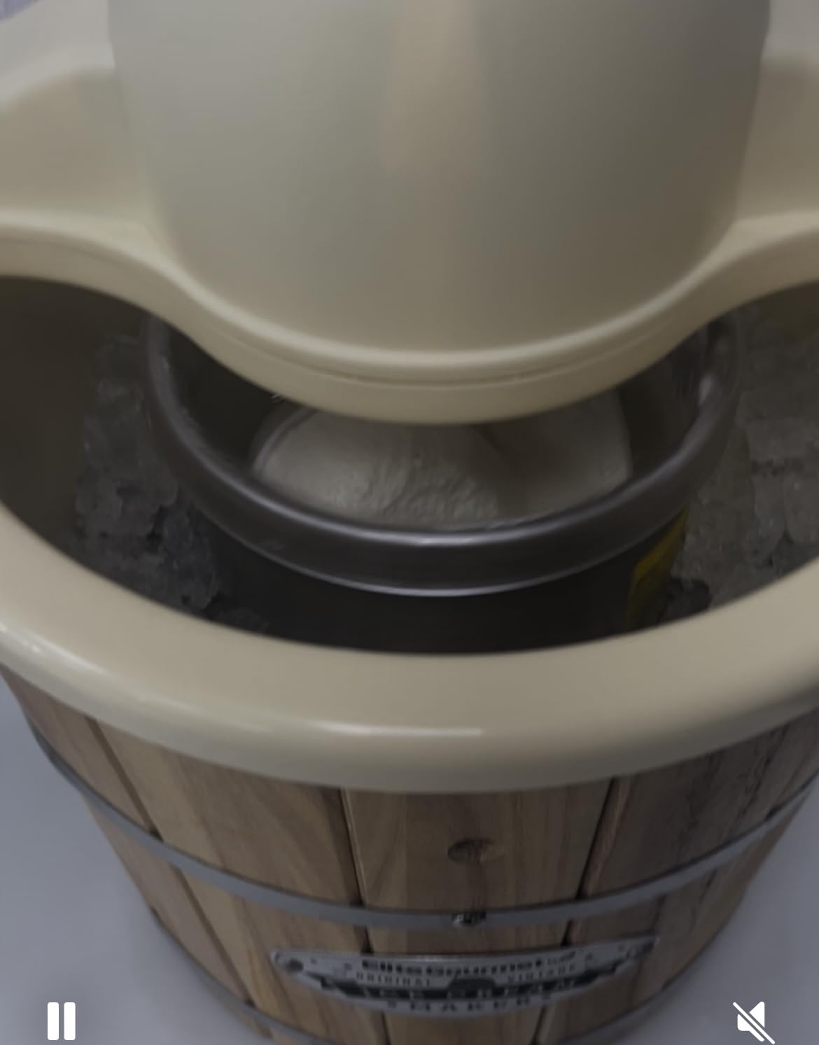 Elite Gourmet EIM949 6Qt Old Fashioned Walnut Wood Bucket Ice Cream Maker customer photo 2
