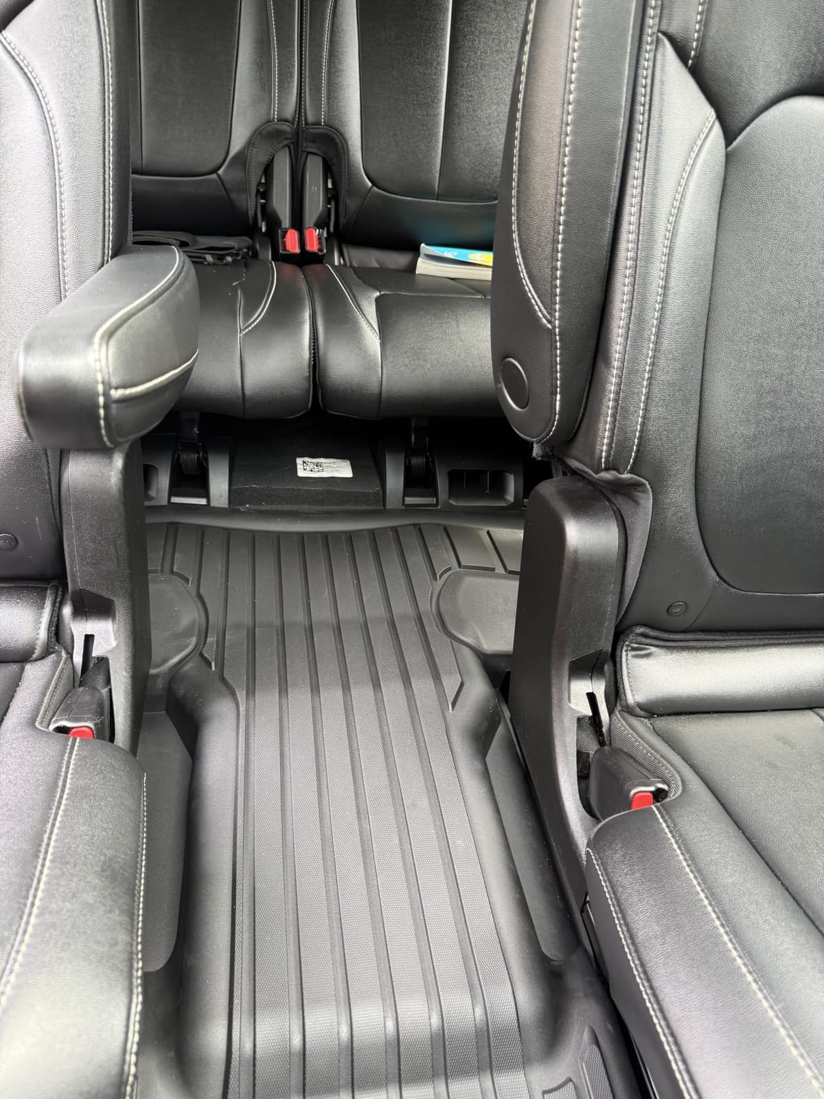 LASFIT Floor Mats for Jeep Wagoneer 2022-2024 2025 8 Seaters customer photo 1