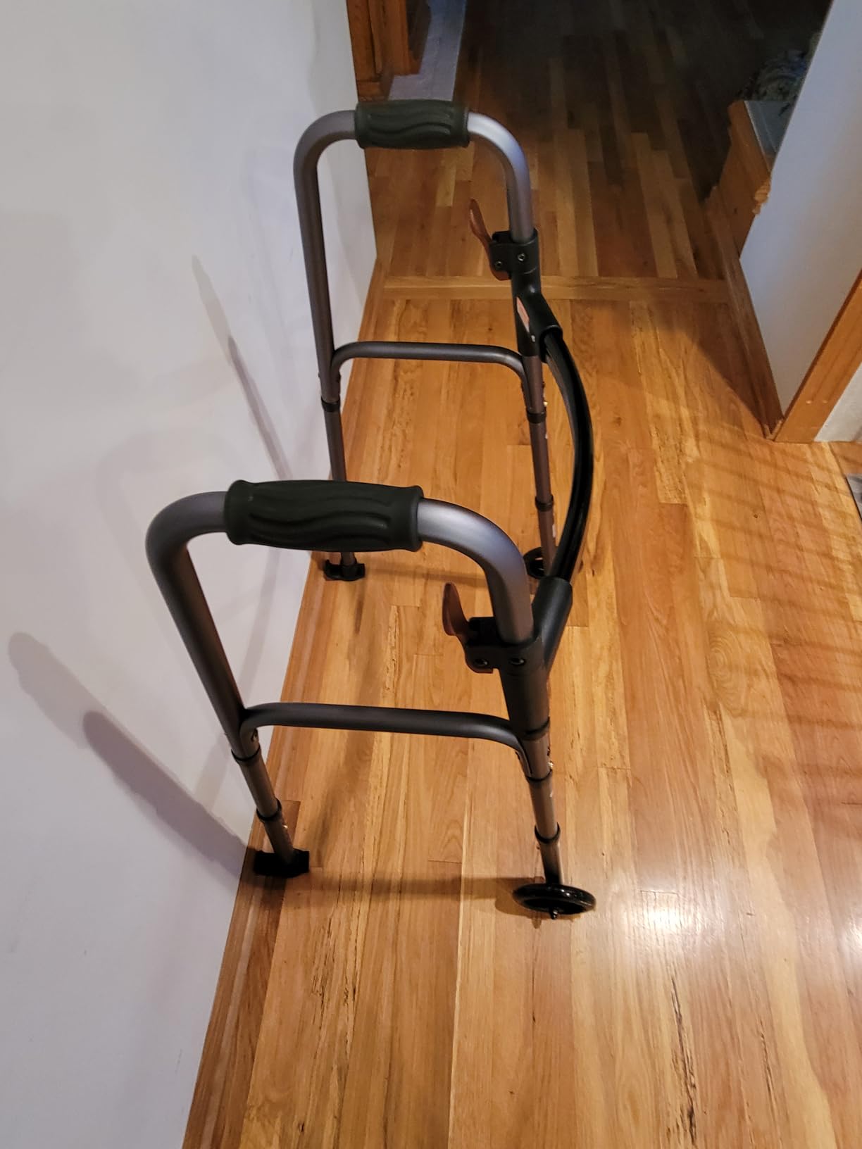 Folding Walker for Seniors, Rolling Walker with 8 Height Adjustments, One-Hand Folding, 300lbs Capacity, Lightweight Aluminum Front Wheel Walker for Elderly Adults and Handicap customer photo 1