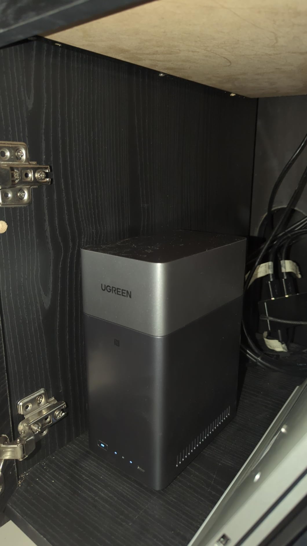 UGREEN NAS DH2300 2-Bay for Beginners & Personal Users, Phone Backup customer photo 1