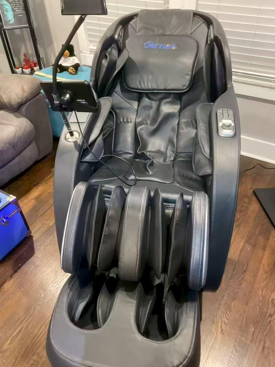 MYTHIA 4D Full Body Massage Chair Recliner, 55