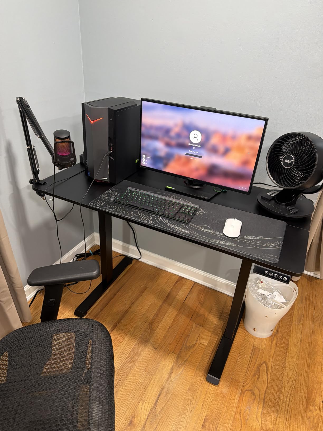Veken 47.2 Inch Large Electric Standing Desk, Gaming Table, Black customer photo 1