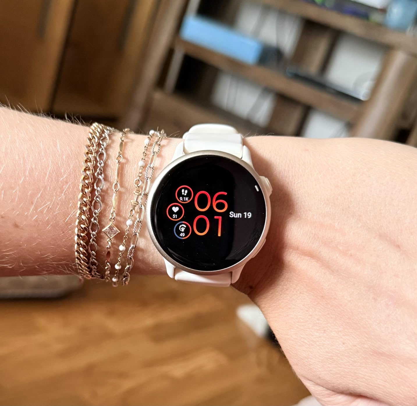 Garmin vívoactive® 6, Health & Fitness GPS Smartwatch, Pebble Gray/Slate customer photo 1