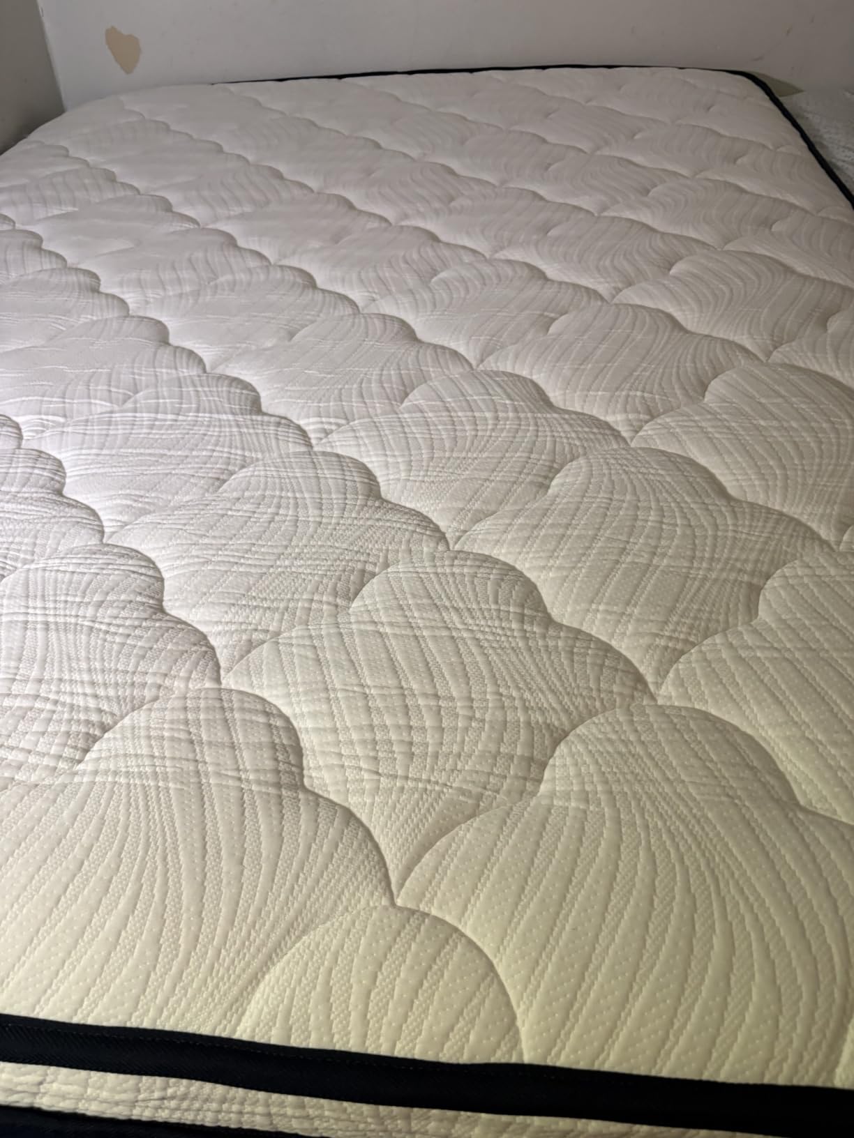 Medium Firm Queen Mattress 14 Inch - Hotel Collection Hybrid Mattress with 7-Zone Support for Spinal Alignment, Extra Back & Hip Support, Fiberglass-Free, CertiPUR-US Certified, 365-Night Trial customer photo 1