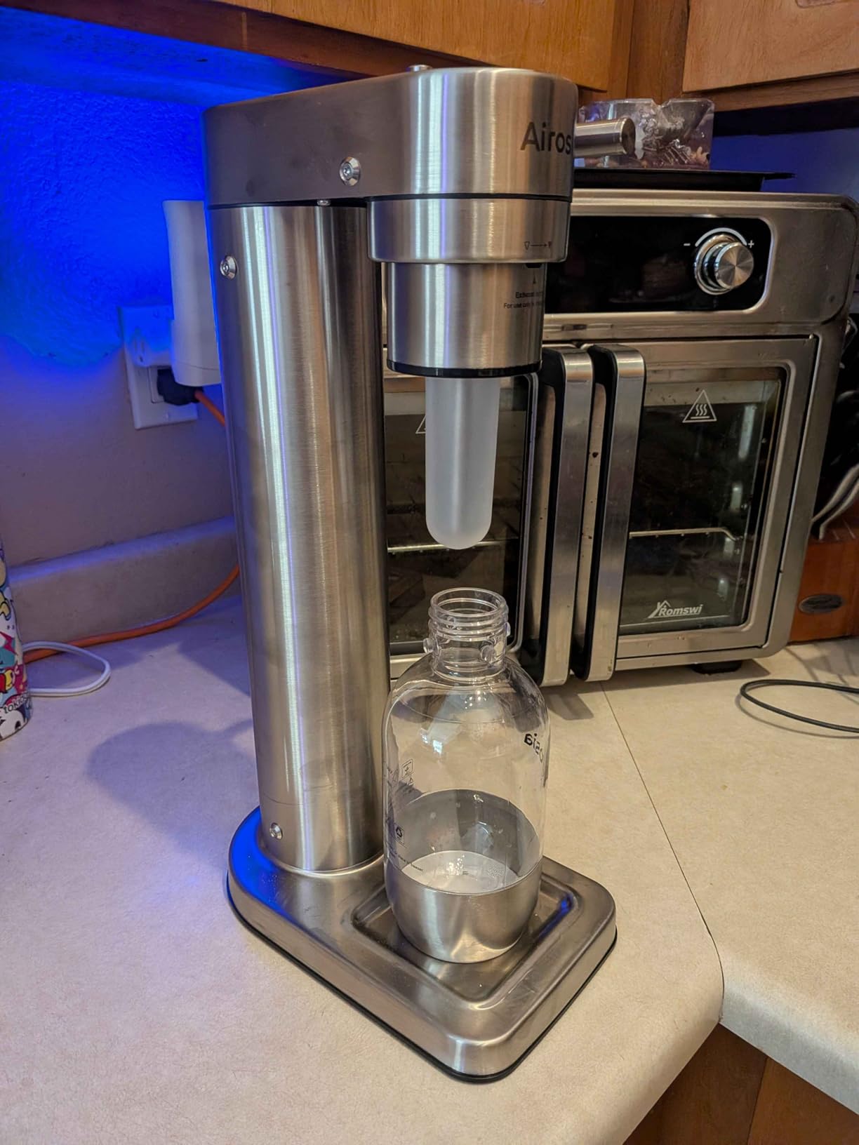 Carbonates Any Drink-Airosia Soda Maker Machine-304 Stainless Steel Sparkling Water Maker, Carbonator Machine with BPA Free Bottles(1L+0.5L) (CO2 Carbonator NOT Included) customer photo 1