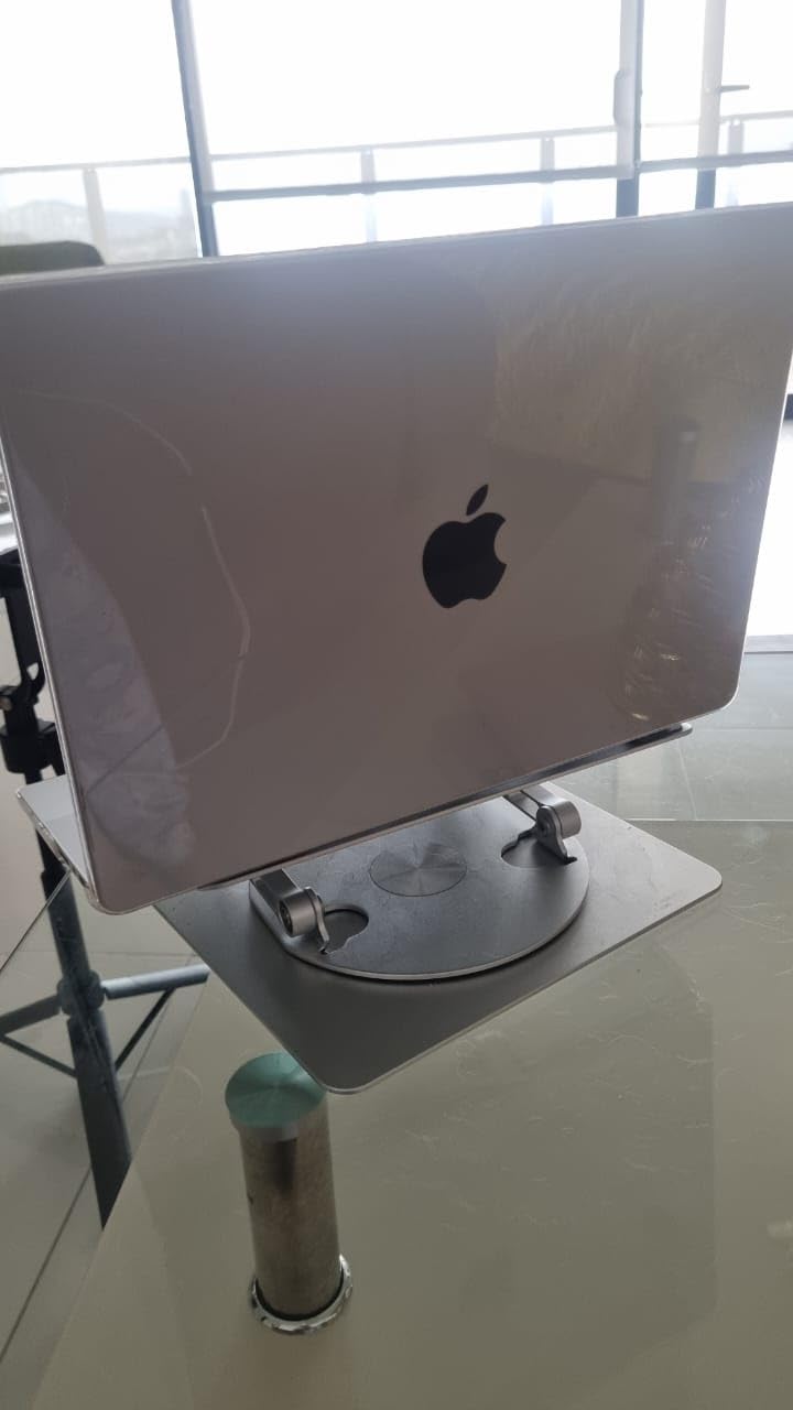Apple 2025 MacBook Pro Laptop with Apple M5 chip with 10‑core CPU and 10‑core GPU: Built for AI, 14.2-inch Liquid Retina XDR Display, 24GB Unified Memory, 1TB SSD Storage; Space Black customer photo 2