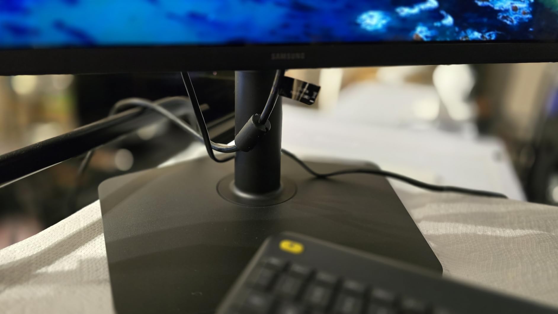 Samsung 32” Odyssey G5 (G50F) Series QHD Gaming Monitor customer photo 1