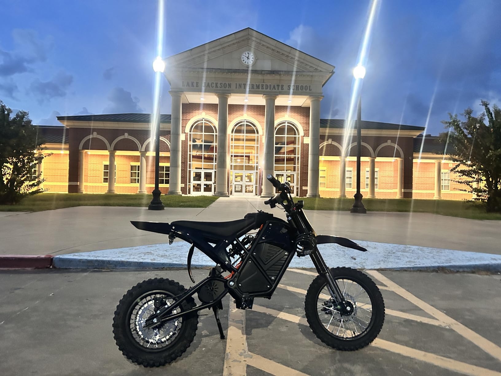 ESKUTE Electric Dirt Bike for Teens Adults, Mid-Drive Motor 3500W Peak, Electric Motorcycle 48V23Ah Battery, 53-Mile Range, 38-46mph, Hydraulic Nitrogen Dual Shock Absorbers customer photo 1
