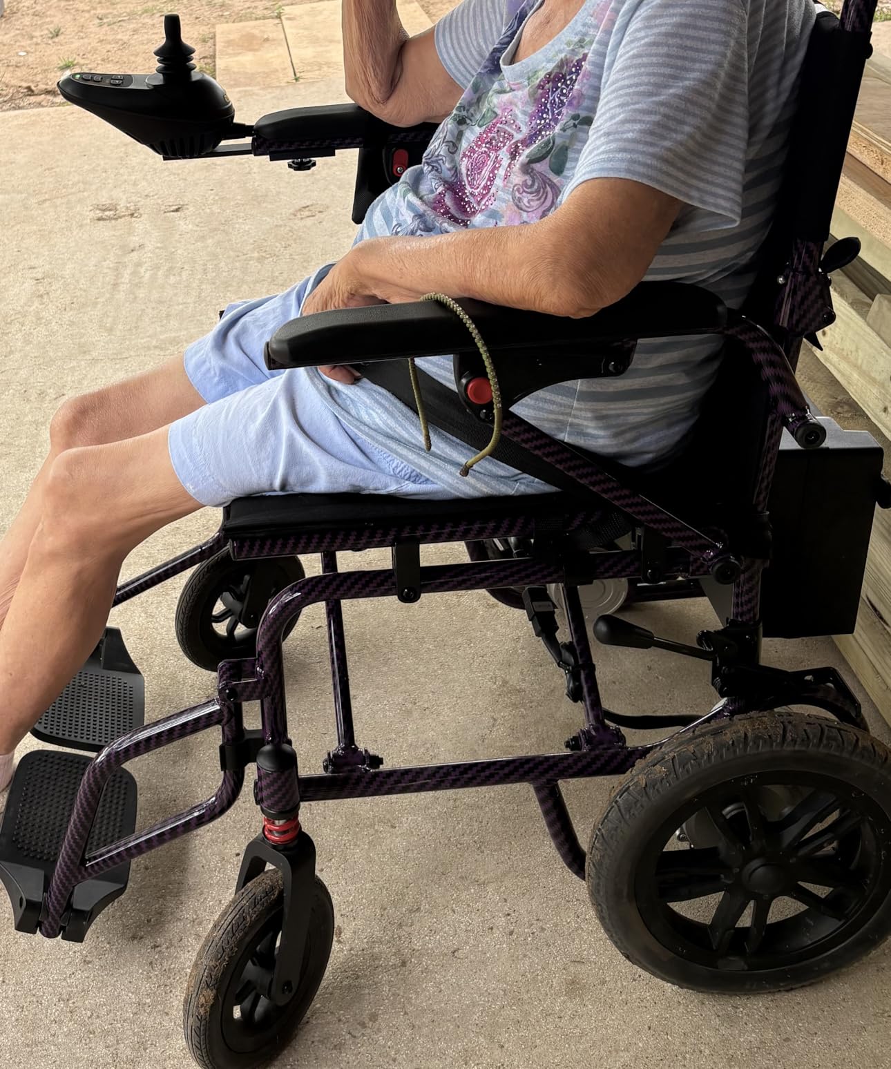 Electric Wheelchairs for Adults，Lightweight Foldable Wheelchair 15 Miles Long Travel Range, 360° Joystick Control Motorized Wheelchair, Support 286 lbs with LED Light Power Wheelchair (Purple) customer photo 1