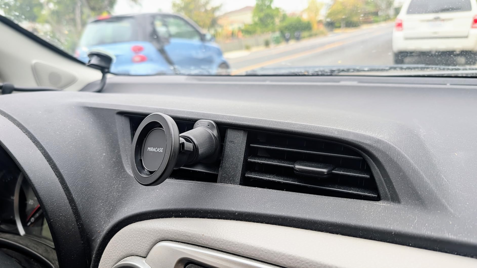 Miracase Car Phone Holder for Magsafe [Strong Magnets] Magnetic Phone Holders for Your Car, 360°Adjustable Air Vent Hands Free GPS Navigation Mount Cradle Fit iPhone 17-12 & All Smartphones, Black customer photo 2