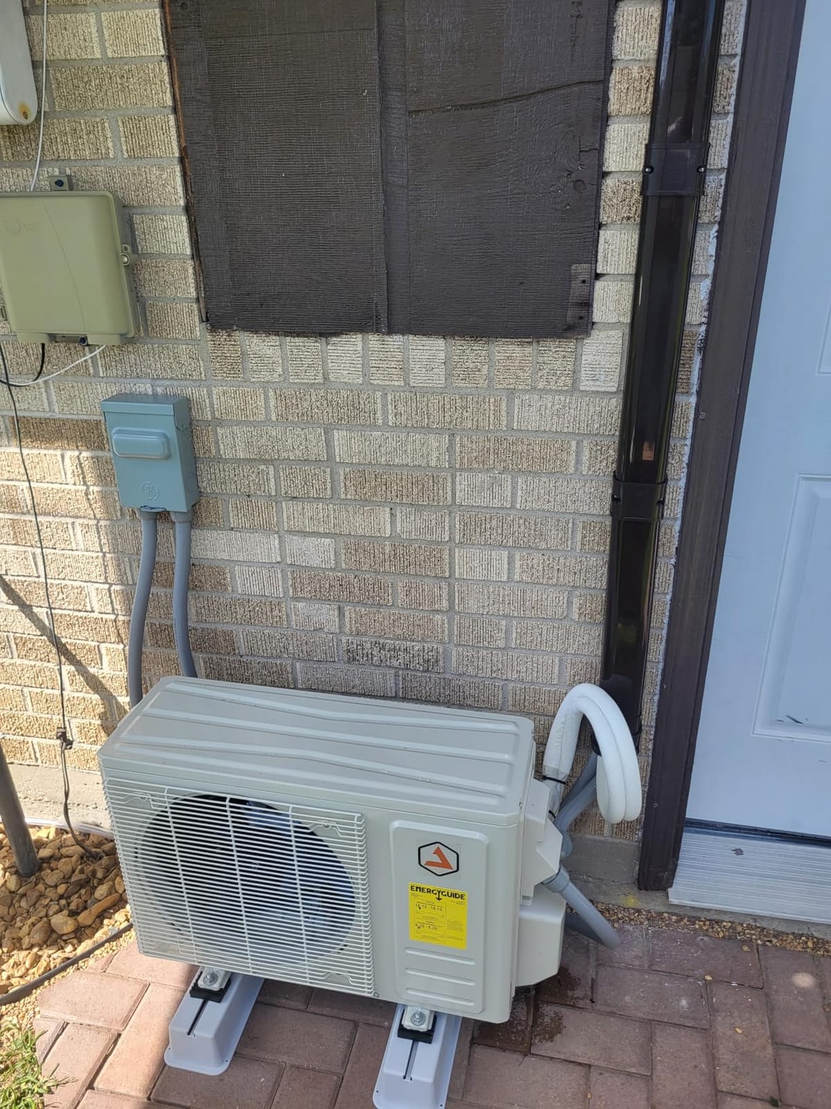 Albott 12,000 BTU Mini Split Air Conditioner and Heater SEER2 18, 115V customer photo 1