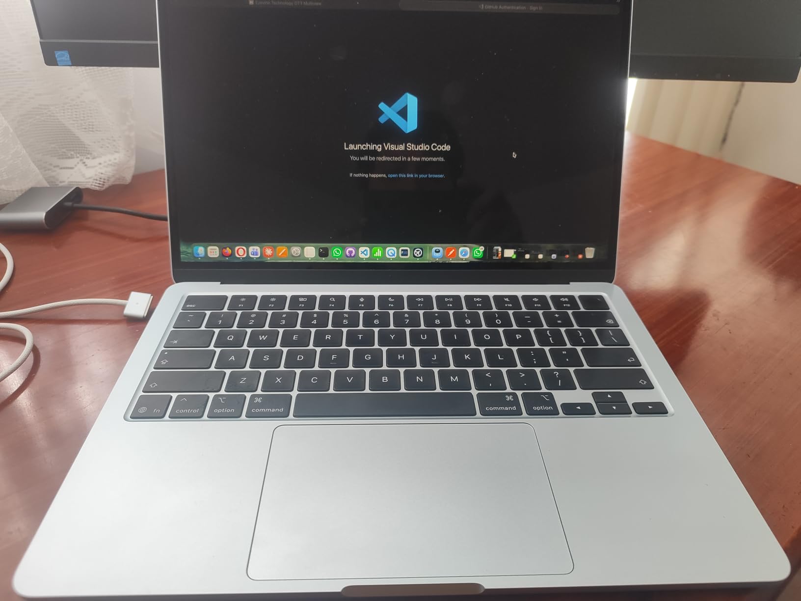 Apple 2026 MacBook Air 13-inch Laptop with M5 chip: Built for AI, 13.6-inch Liquid Retina Display, 24GB Unified Memory, 1TB SSD, 12MP Center Stage Camera, Touch ID, Wi-Fi 7; Silver customer photo 1
