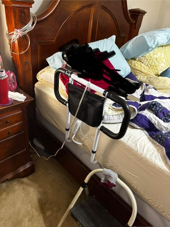 Bed Rails for Elderly Adults Safety - Extended Bed Assist Rail for Seniors - Adjustable Beds Side Rails Handle Support Bar Bed Guard with Storage Bag & Fixing Strap, Fit King Queen Full Twin Beds customer photo 1