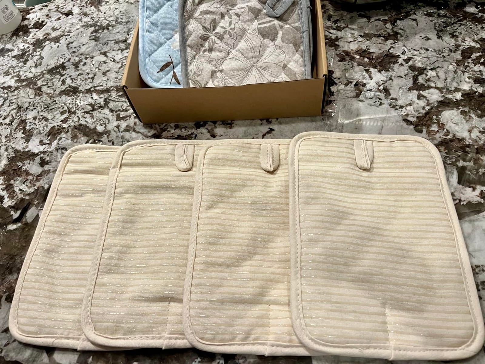 LEEPENK10Piece Pot Holders for Kitchen Heat Resistant,4 Beige Pot Holder with Non-Slip & 4 Japanese Pattern Potholders,Plus 2 Mini Oven Mitts,Hot Pads for Cooking Hot Dishes,Kitchen Aid Pot Holders customer photo 2