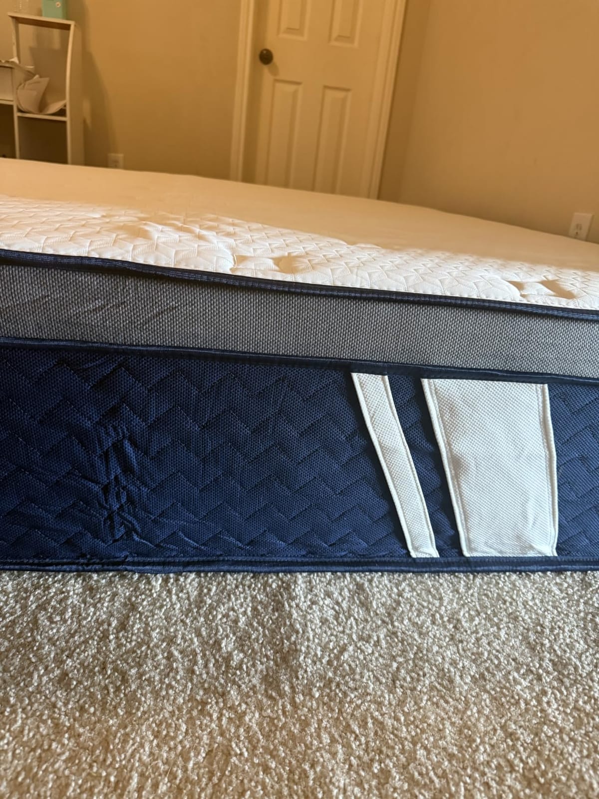 Avenco SyncDeep King Size Mattress 14 Inch, Firm Hybrid Cooling, Deep Sleep customer photo 2