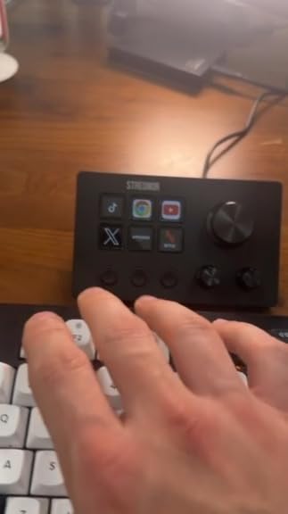Streonor S6 Mini Stream Controller, 6-Key LCD Control Deck, Black customer photo 1