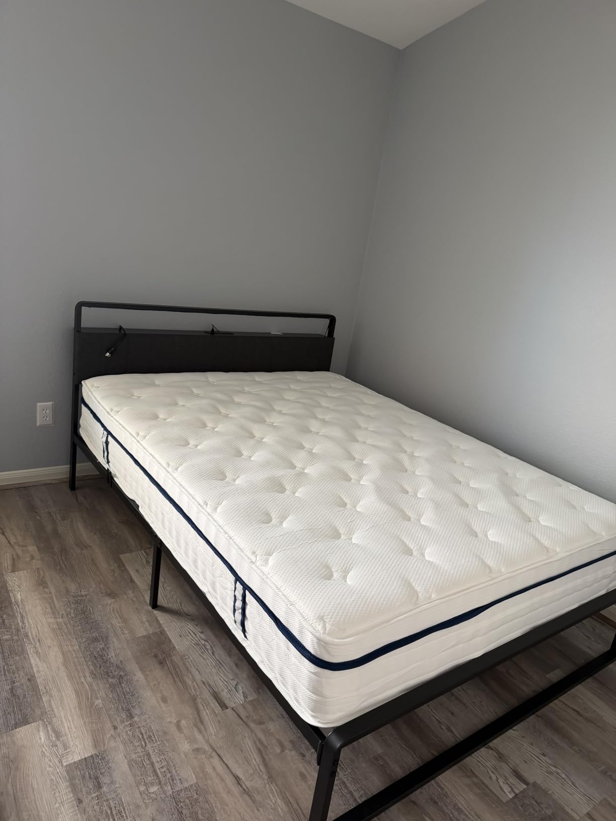 12 Inch Queen Size Mattress, Hybrid Mattress in a Box, Cooling Gel Memory Foam and Individual Pocket Springs for Pressure Relief, CertiPUR-US Certified, Medium Firm Feel customer photo 2