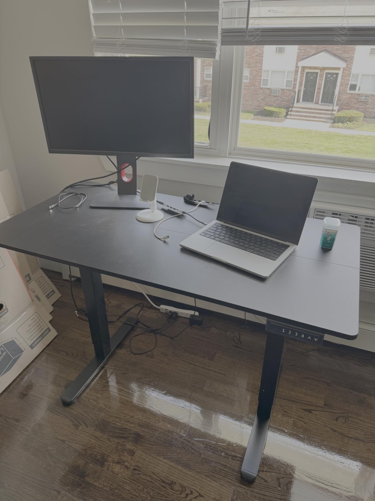 HUANUO 48x23 Inch Electric Standing Desk, Adjustable, Light Vintage Brown customer photo 1