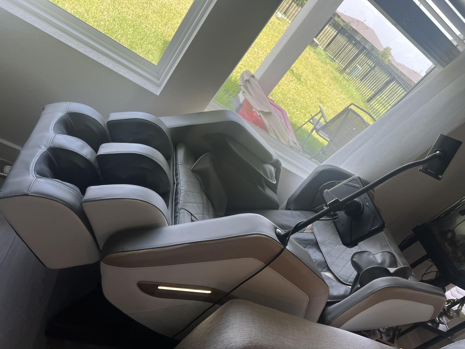 Massage Chair Full Body 14 Fixed Roller Zero Gravity 5 Auto Modes | Zero Gravity Massage Chair with 8 Airbags, Foot Massge, Heating, Phone Controller, Bluetooth Speaker, Nightlights for Home customer photo 1