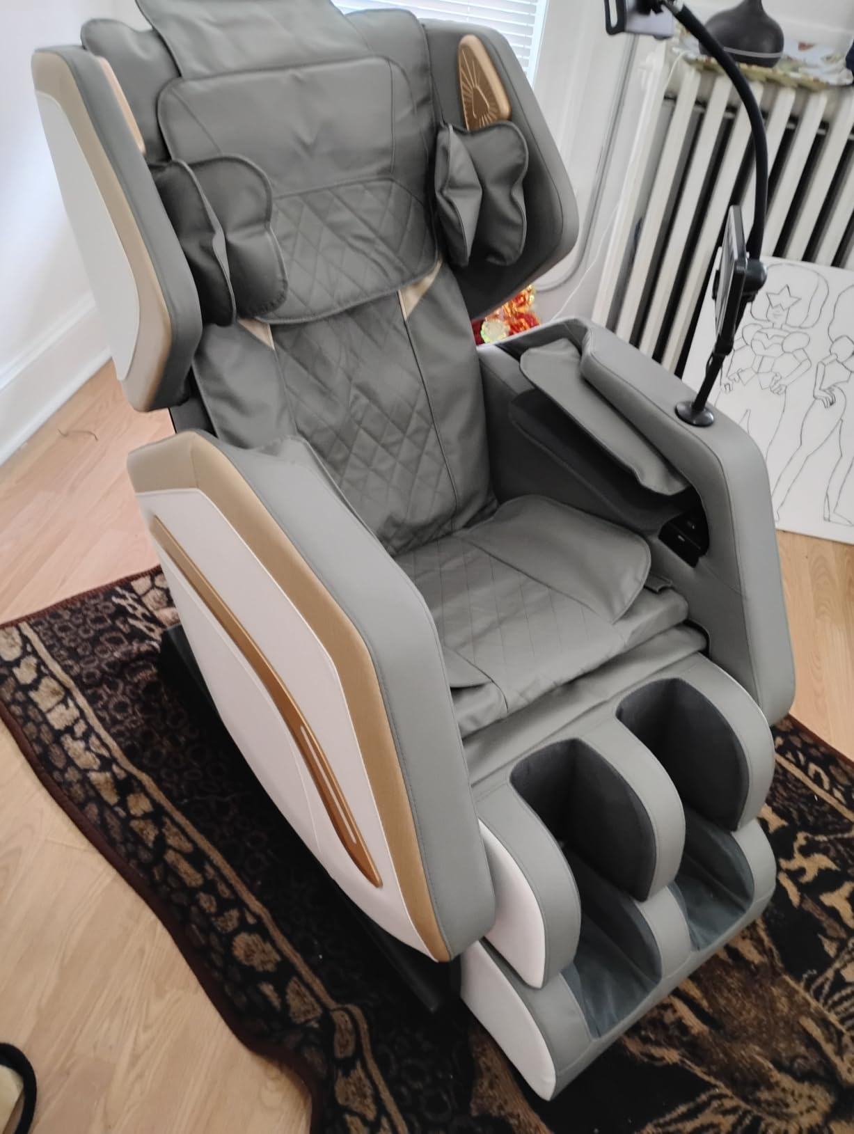 Massage Chair Full Body 14 Fixed Roller Zero Gravity 5 Auto Modes | Zero Gravity Massage Chair with 8 Airbags, Foot Massge, Heating, Phone Controller, Bluetooth Speaker, Nightlights for Home customer photo 2