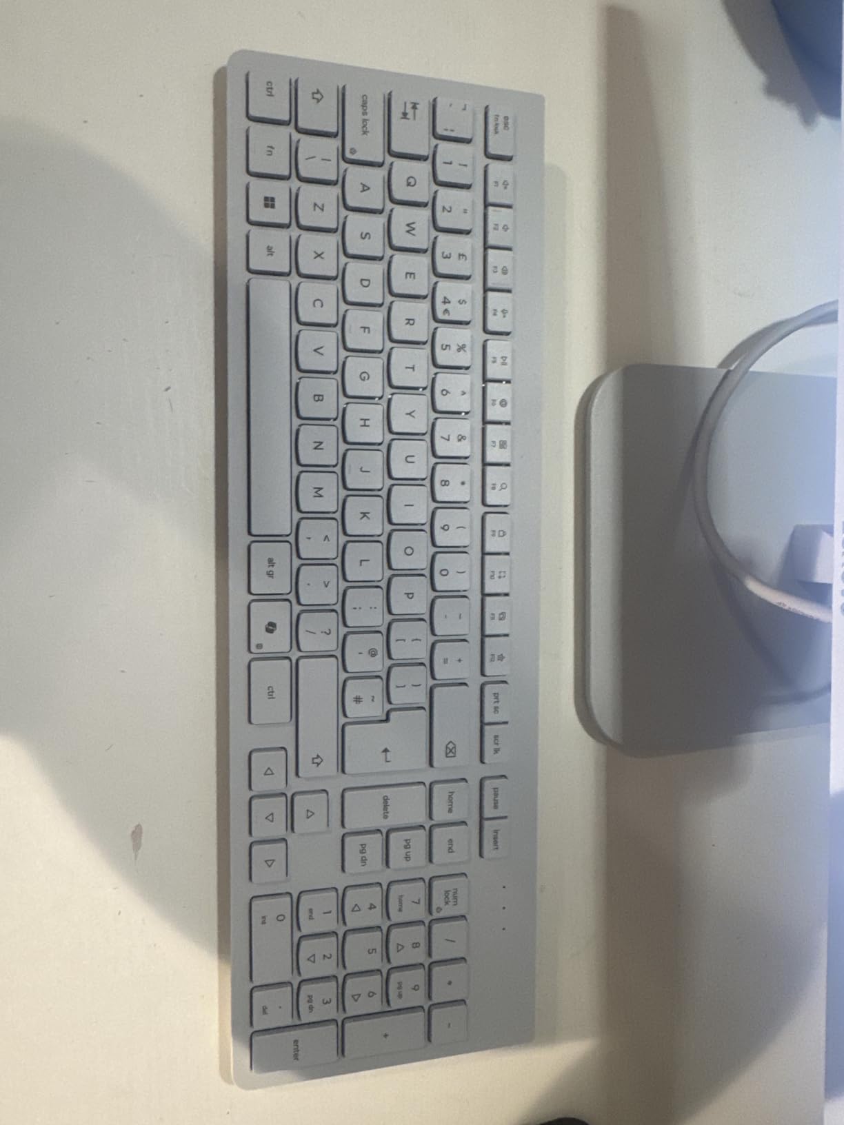 Lenovo 24